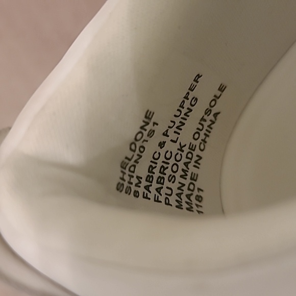 Steve Madden White Sneaker NEW - Picture 7 of 11